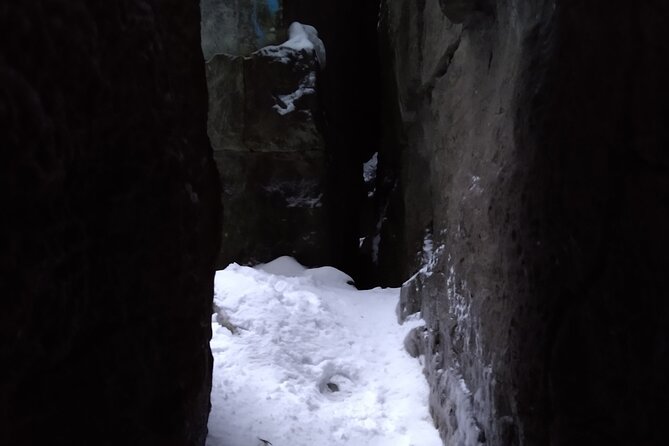 Private Singhampton Caves Snowshoe, Collingwood/Blue Mountain - Guides and Hike