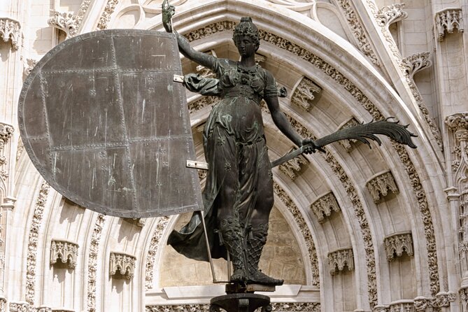 Private Tour of the Cathedral and Giralda of Seville - Explore the Cathedral