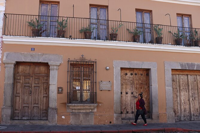 Private Tour of the Emblematic Streets of Antigua Guatemala - Cultural Immersion