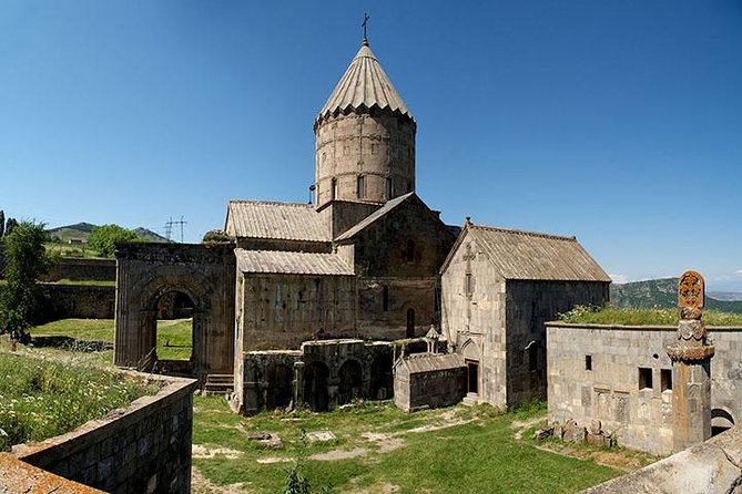 Private Tour to Areni Winery, Tatev (Ropeway), Khndzoresk (Cave City) - Visiting Khndzoresk Cave City