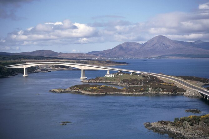 Private Tour to Skye , Fairy Pools , Fairy Glen , Fairy Bridge - Visiting Eilean Donan Castle