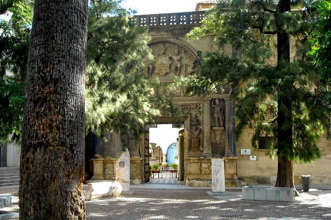 Private Tourist Route in Córdoba - Tour Guide Qualifications and Expertise