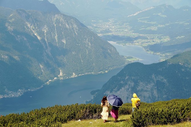 Private Transfer From Munich to Vienna With 2-Hour Sightseeing Stop in Hallstatt - Additional Options Available