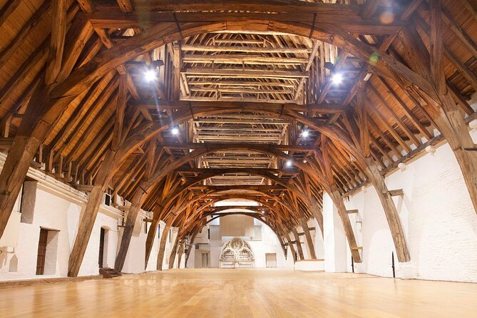 Private Walking Tour to Bruges Churches: History, Art, and Interior - Knowledgeable and Inclusive Guides