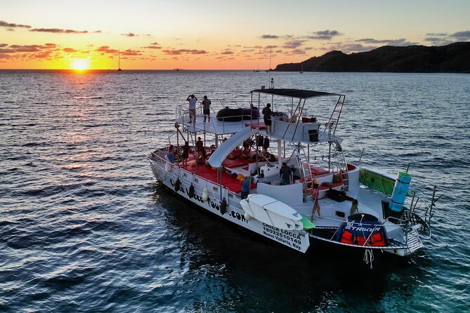Private Yacht Charter on Chicafun 1 Waterslides All Inclusive - Yacht Highlights