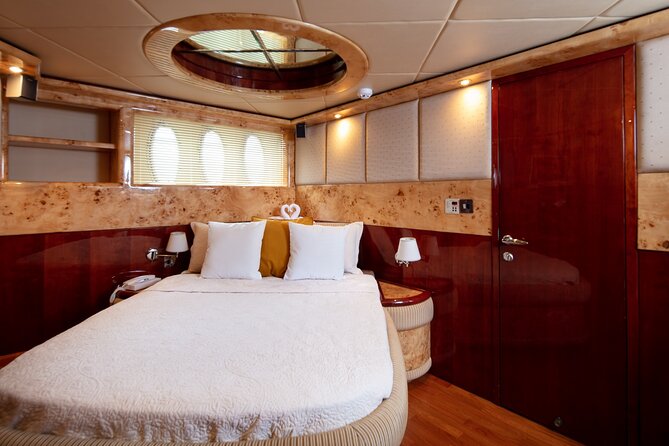 Private Yacht Dubai: Rent 61 Ft Luxury Yacht up to 30 People - Stellar Customer Reviews