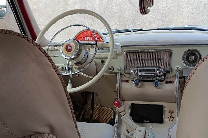 Retro KGB Tour: a Volga 21 Adventure in Yerevans Soviet Past With Photography - Guide Expertise