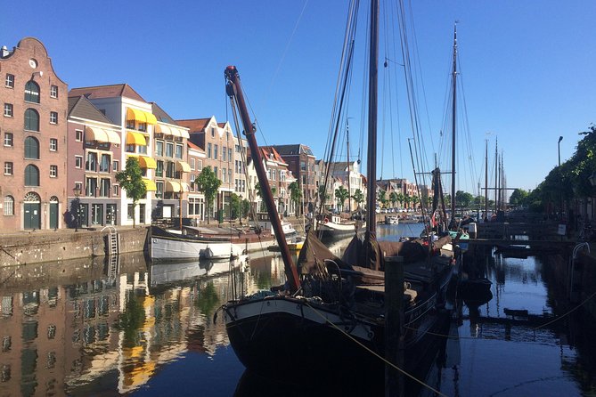 Rotterdam Bicycle Tour With a Bilingual Guide - Rotterdams Architectural Highlights