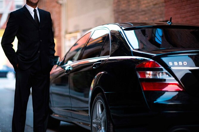 Round Mountain Package Transport From Airport to Your Minimum Hotel 6 People - Getting to the Airport