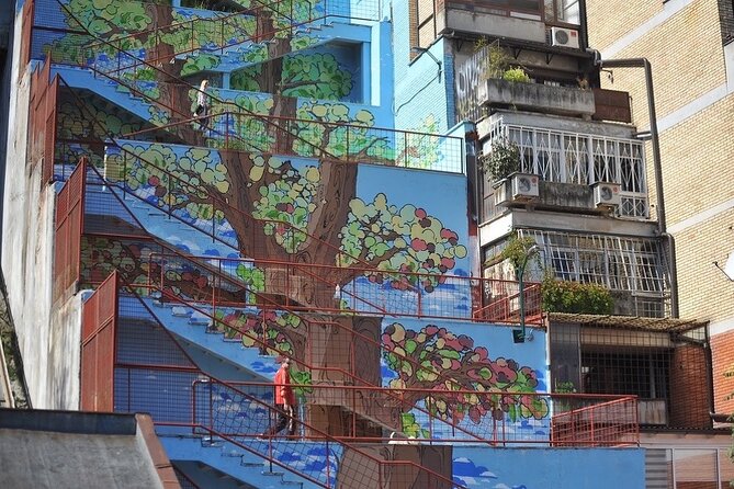 SARAJEVO STREET ART TOUR (Art, History & Mystery) - Sartajevo! - Group Size and Duration