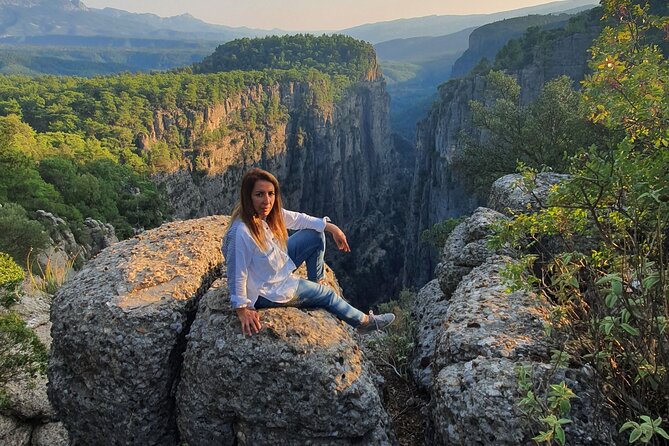 Side: Adler Canyon - Scenic Landscape and Geology