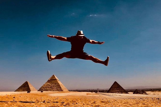 Sightseeing Day Tour to Pyramids, Egyptian Museum and Bazaar From Giza or Cairo - Exploring the Pyramids of Giza