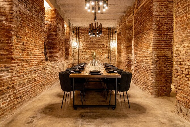Spanish Omelet Cooking Class and Bottomless Wine Brunch - Getting There