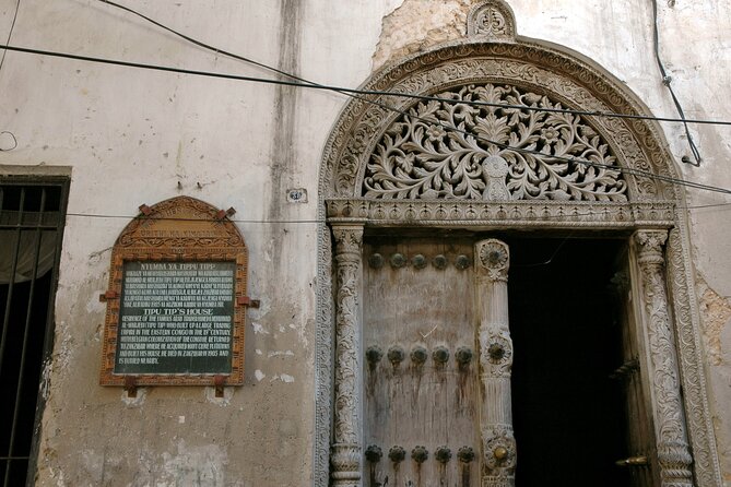Stone Town and Prison Island Tour (Full Day) - Enjoying the Included Lunch