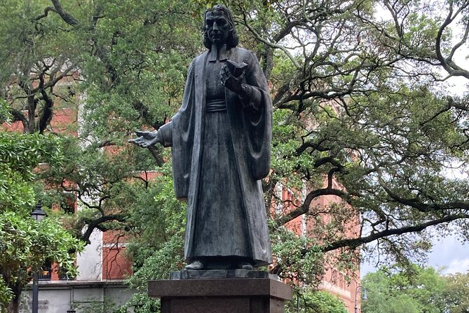 The History Buff: Private Savannah Walking Tour - Exploring Oglethorpe Square