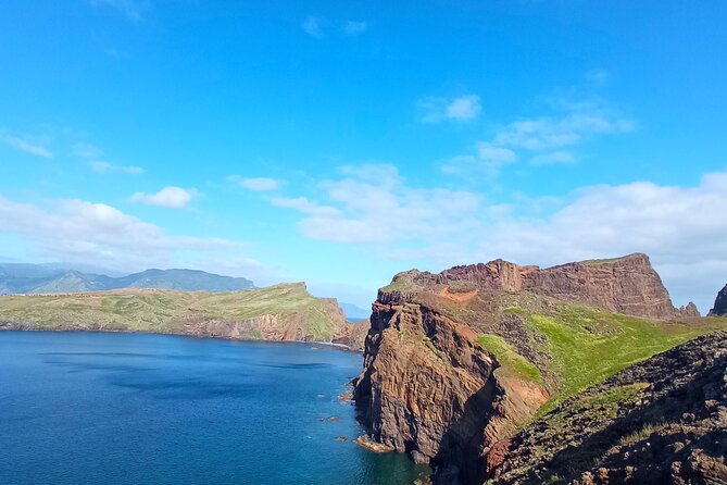 Transfer and Hiking PR8 Sao Lourenço - Booking and Cancellation