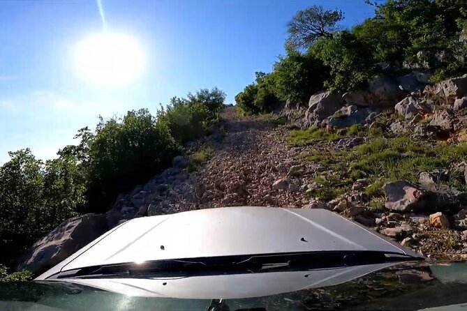Tulove 4L, Velebit Safari, 4x4 Off-Road and Hiking - Knowledgeable Guide Expertise