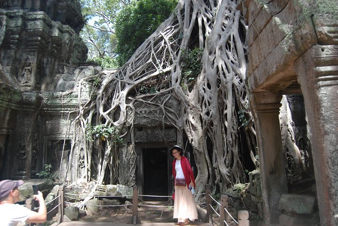 Two Days Angkor Historical and Kulen Mountain Waterfall - Accessibility Information