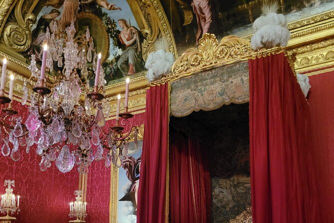 Versailles Palace Skip the Line Guided Tour With Gardens Access - What to Expect on Tour