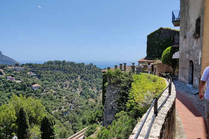 Visit of the Medieval Village of Èze - Historical Insights and Guided Commentary
