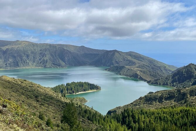 Volcanic Lakes Sete Cidades and Lagoa Do Fogo Private Van Tour - Exploring Sete Cidades