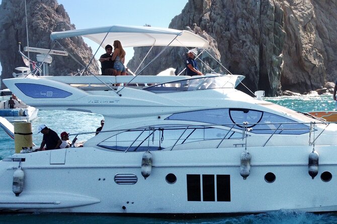 Yacht Azimut for Rent in Cabo San Lucas - The Sum Up