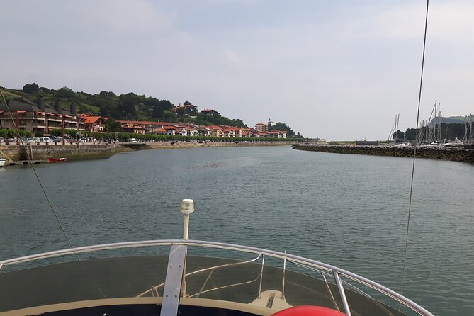 YACHT Tour Through the FLYSCH Cliffs and Game of Thrones - Guest Experiences