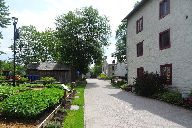 2-hour Self-Guided Walking Tour & Scavenger Hunt in Terrebonne - Scavenger Hunt Challenges