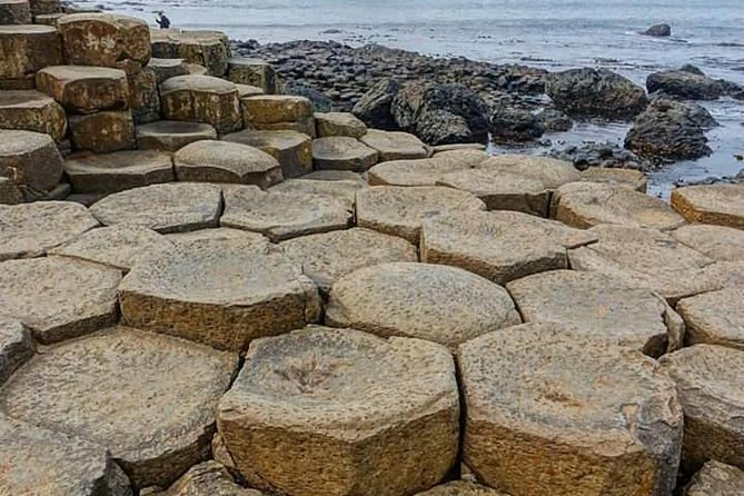 2Day Private Tour Northern Ireland Top Sights Giants Causeway Belfast Adventure - Exploring the Causeway Coastal Route