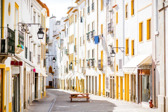 4-Day South Portugal Tour From Lisbon: Lagos, Algarve Coast, Sagres, Évora, Beja and Setúbal - Dress Code