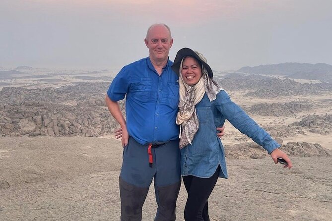 4 Hours Charming Moon Valley Hike Experience in Jeddah - Refreshments and Breaks