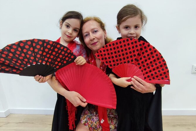 45 Minutes Flamenco Dance Class for Family in Malaga - Exploring Flamenco Dance
