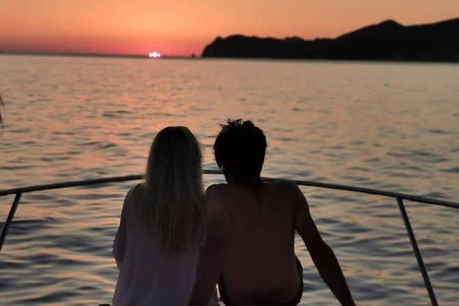 5 Hours Santorini Private Luxury Cruise With BBQ and Drinks - Customer Support and Inquiries
