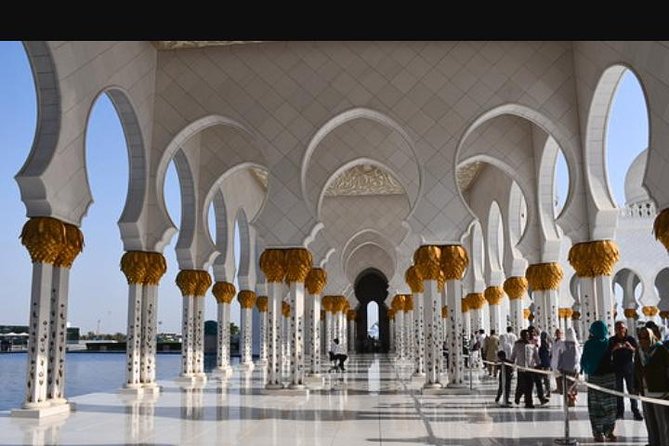 Abu Dhabi Day Trip With Grand Mosque and Louvre Abu Dhabi - Customer Reviews and Ratings