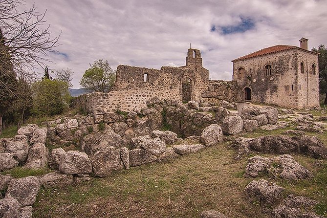 Acheron River Springs, Necromanteion and Souli Jeep Tour - Visiting the Necromanteion