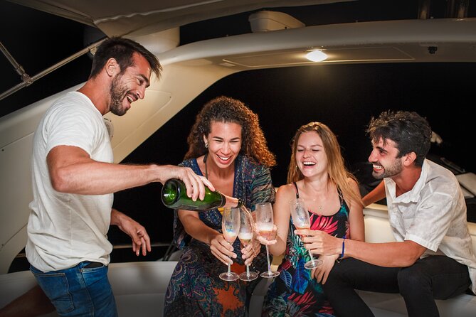 All Inclusive Tulum: 4 Hours Coast & Fun in 43 Yacht Azimut - Onboard Amenities