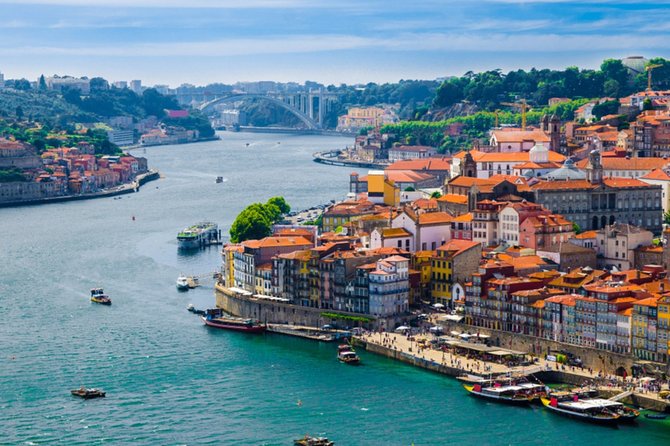 Arrival Transfer: Porto Airport OPO to Porto in Luxury Car - The Sum Up