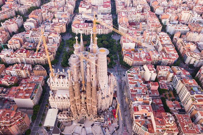 Barcelona Old Town and Top Attractions Private Car Tour - Park Güell and Poble Espanyol