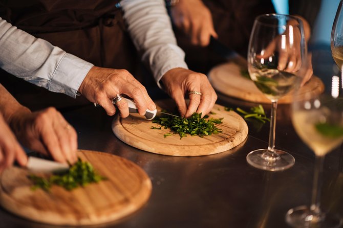 Bavarian Schnitzel Cooking Class in Oberaudorf Farmhouse - Beverage Options
