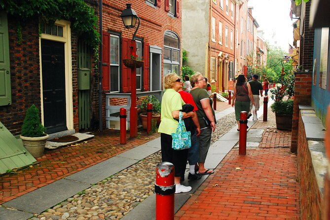 City Sightseeing Walking Tour – Founding Fathers and Mothers - Sum Up