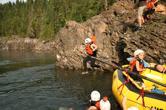 Clearwater, British Columbia Kids Rafting 1/2 Day - What to Wear