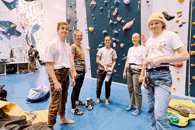 Climbing in Mørkvedhallen Climbing Center - Getting to the Climbing Center