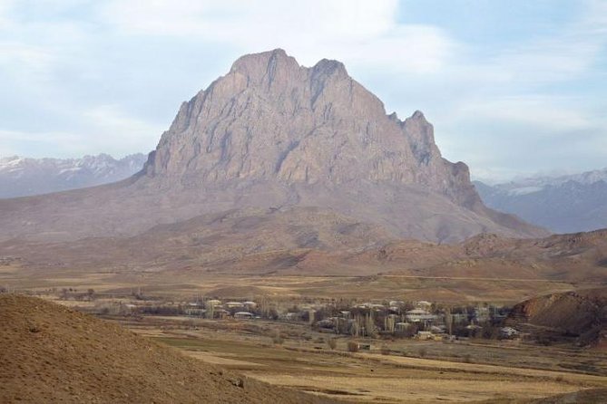 Day Tour From Nakhchivan to Alinja Castle, Ashabi Kahf and Khanegah Tomb - Alinja Castle
