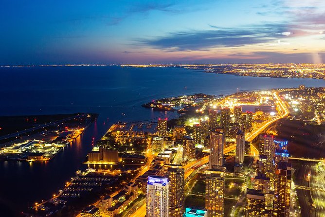 Departure Private Transfer: Toronto to Pearson Airport YYZ in Luxury Car - Vehicle and Driver Details