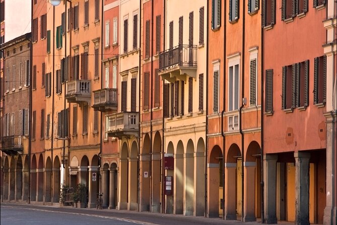 Discover Bologna an Amazing City - Experiencing Private Tour Highlights