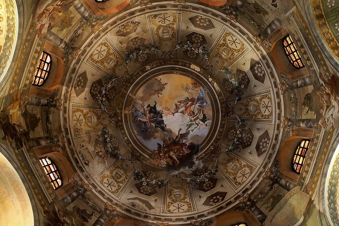 Discover Ravenna on Your Way to Venice With Private Transfer - Arrival in Venice