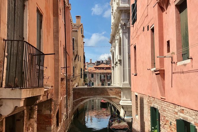 Discover Secrets and Hidden Gems of Venice With a Local: Sightseeing Small Group - Unraveling the Citys Hidden Stories