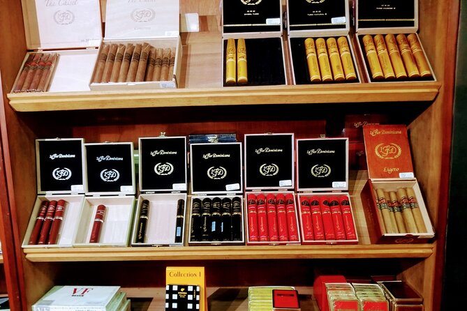 Don Lucas Cigars Factory Store and Souvenirs Guided Tour - Rum Tasting