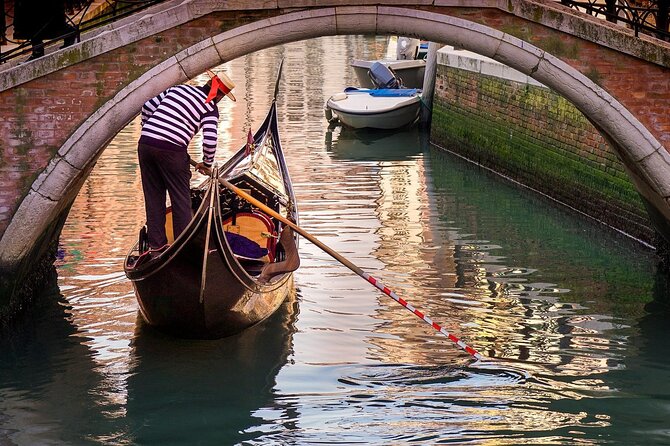 Enchanting Venice - Private Gondola Experience - Exploring Venices Waterfront Vistas