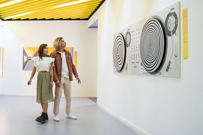 Entrance to the Museum of Illusions Madrid - Exploring the Museums Offerings